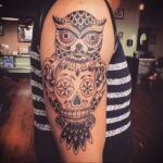 тату сова и череп пример рисунка 15.02.2021 №0086 - owl skull tattoo - tatufoto.com