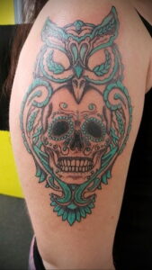 тату сова и череп пример рисунка 15.02.2021 №0088 - owl skull tattoo - tatufoto.com