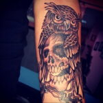 тату сова и череп пример рисунка 15.02.2021 №0197 - owl skull tattoo - tatufoto.com