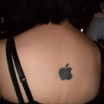 Пример женской тату с яблоком 03.03.2021 №011 - girl with apple tattoo - tatufoto.com