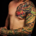 Пример тату с яблоком и змеей 03.03.2021 №001 - snake with apple tattoo - tatufoto.com