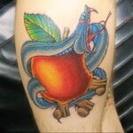 Пример тату с яблоком и змеей 03.03.2021 №006 - snake with apple tattoo - tatufoto.com