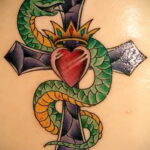 Пример тату с яблоком и змеей 03.03.2021 №015 - snake with apple tattoo - tatufoto.com
