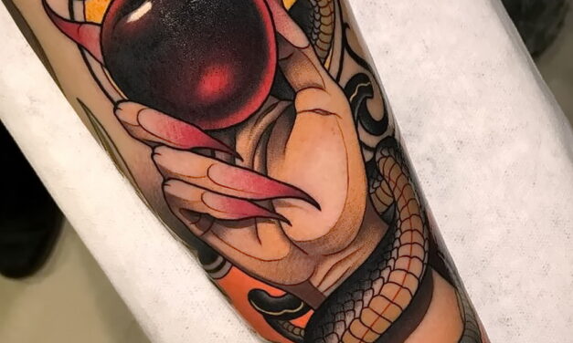 Рисунок татуировки с яблоком