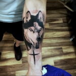 Фото Рисунка тату с собакой породы Хаски 08.03.2021 №030 - husky tattoo - tatufoto.com