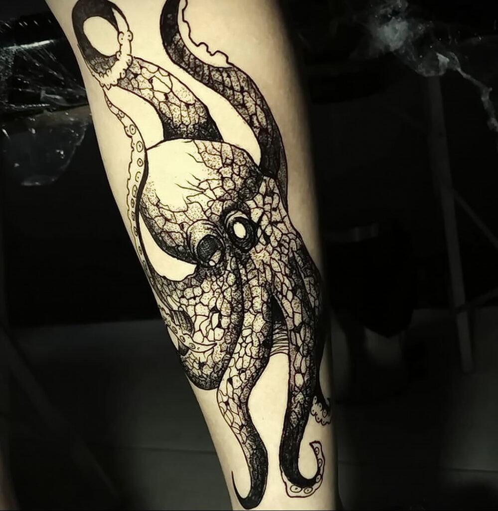 Фото крутого рисунка татуировки 16.03.2021 №017 - cool tattoo - tatufoto.com