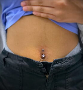 Фото пирсинга пупка - прокол пупка 17.03.2021 №142 - belly button piercing - tatufoto.com