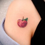 Фото пример рисунка татуировки с яблоком 03.03.2021 №008 - apple tattoo - tatufoto.com