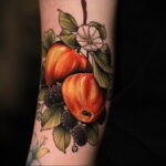 Фото пример рисунка татуировки с яблоком 03.03.2021 №013 - apple tattoo - tatufoto.com