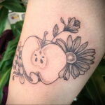 Фото пример рисунка татуировки с яблоком 03.03.2021 №047 - apple tattoo - tatufoto.com