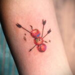 Фото пример рисунка татуировки с яблоком 03.03.2021 №050 - apple tattoo - tatufoto.com
