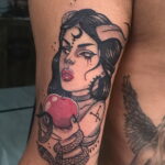 Фото пример рисунка татуировки с яблоком 03.03.2021 №055 - apple tattoo - tatufoto.com