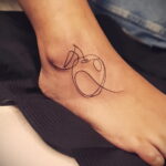 Фото пример рисунка татуировки с яблоком 03.03.2021 №059 - apple tattoo - tatufoto.com