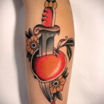 Фото пример рисунка татуировки с яблоком 03.03.2021 №073 - apple tattoo - tatufoto.com