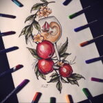 Фото пример рисунка татуировки с яблоком 03.03.2021 №079 - apple tattoo - tatufoto.com