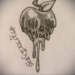 Фото пример рисунка татуировки с яблоком 03.03.2021 №096 - apple tattoo - tatufoto.com