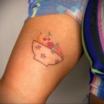Фото пример рисунка татуировки с яблоком 03.03.2021 №098 - apple tattoo - tatufoto.com