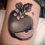 Фото пример рисунка татуировки с яблоком 03.03.2021 №123 - apple tattoo - tatufoto.com