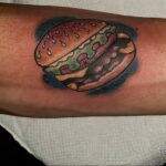 Фото рисунка татуировки с гамбургером 26.03.2021 №018 - burger tattoo - tatufoto.com