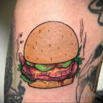 Фото рисунка татуировки с гамбургером 26.03.2021 №025 - burger tattoo - tatufoto.com