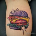 Фото рисунка татуировки с гамбургером 26.03.2021 №042 - burger tattoo - tatufoto.com