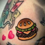 Фото рисунка татуировки с гамбургером 26.03.2021 №044 - burger tattoo - tatufoto.com