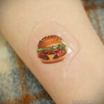 Фото рисунка татуировки с гамбургером 26.03.2021 №059 - burger tattoo - tatufoto.com
