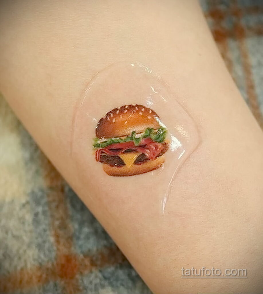 Фото рисунка татуировки с гамбургером 26.03.2021 №059 - burger tattoo - tatufoto.com
