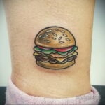 Фото рисунка татуировки с гамбургером 26.03.2021 №116 - burger tattoo - tatufoto.com