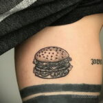 Фото рисунка татуировки с гамбургером 26.03.2021 №120 - burger tattoo - tatufoto.com