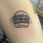 Фото рисунка татуировки с гамбургером 26.03.2021 №133 - burger tattoo - tatufoto.com