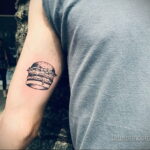 Фото рисунка татуировки с гамбургером 26.03.2021 №143 - burger tattoo - tatufoto.com