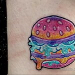 Фото рисунка татуировки с гамбургером 26.03.2021 №159 - burger tattoo - tatufoto.com