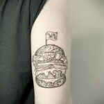 Фото рисунка татуировки с гамбургером 26.03.2021 №182 - burger tattoo - tatufoto.com