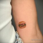 Фото рисунка татуировки с гамбургером 26.03.2021 №214 - burger tattoo - tatufoto.com