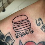 Фото рисунка татуировки с гамбургером 26.03.2021 №221 - burger tattoo - tatufoto.com