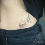Фото рисунка татуировки с гамбургером 26.03.2021 №256 - burger tattoo - tatufoto.com