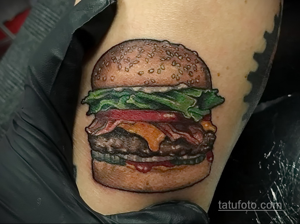 Фото рисунка татуировки с гамбургером 26.03.2021 №288 - burger tattoo - tatufoto.com