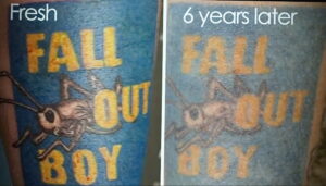 Фото тату с надписью 'Fall Out Boy' и изображением насекомого, показывающее изменения после 6 лет.