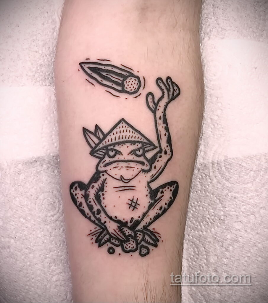 Фото татуировки с кометой (астероидом) 27.03.2021 №049 - comet tattoo - tatufoto.com