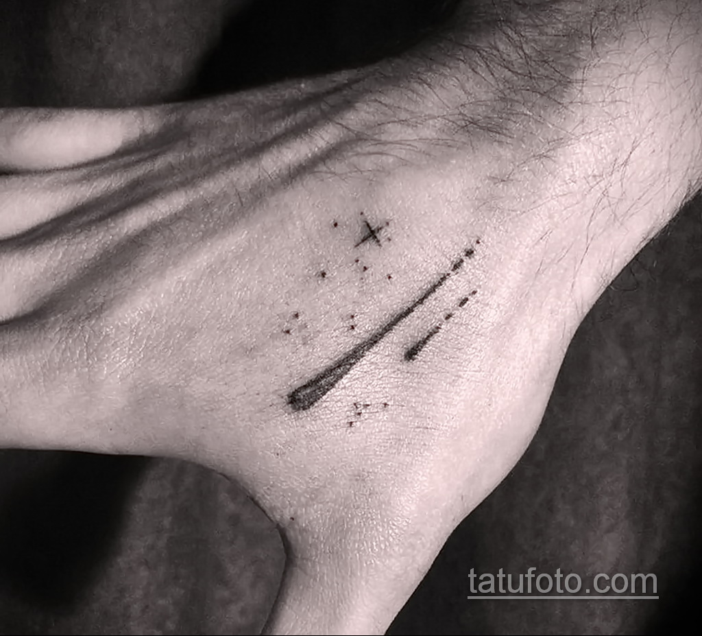 Фото татуировки с кометой (астероидом) 27.03.2021 №050 - comet tattoo - tatufoto.com