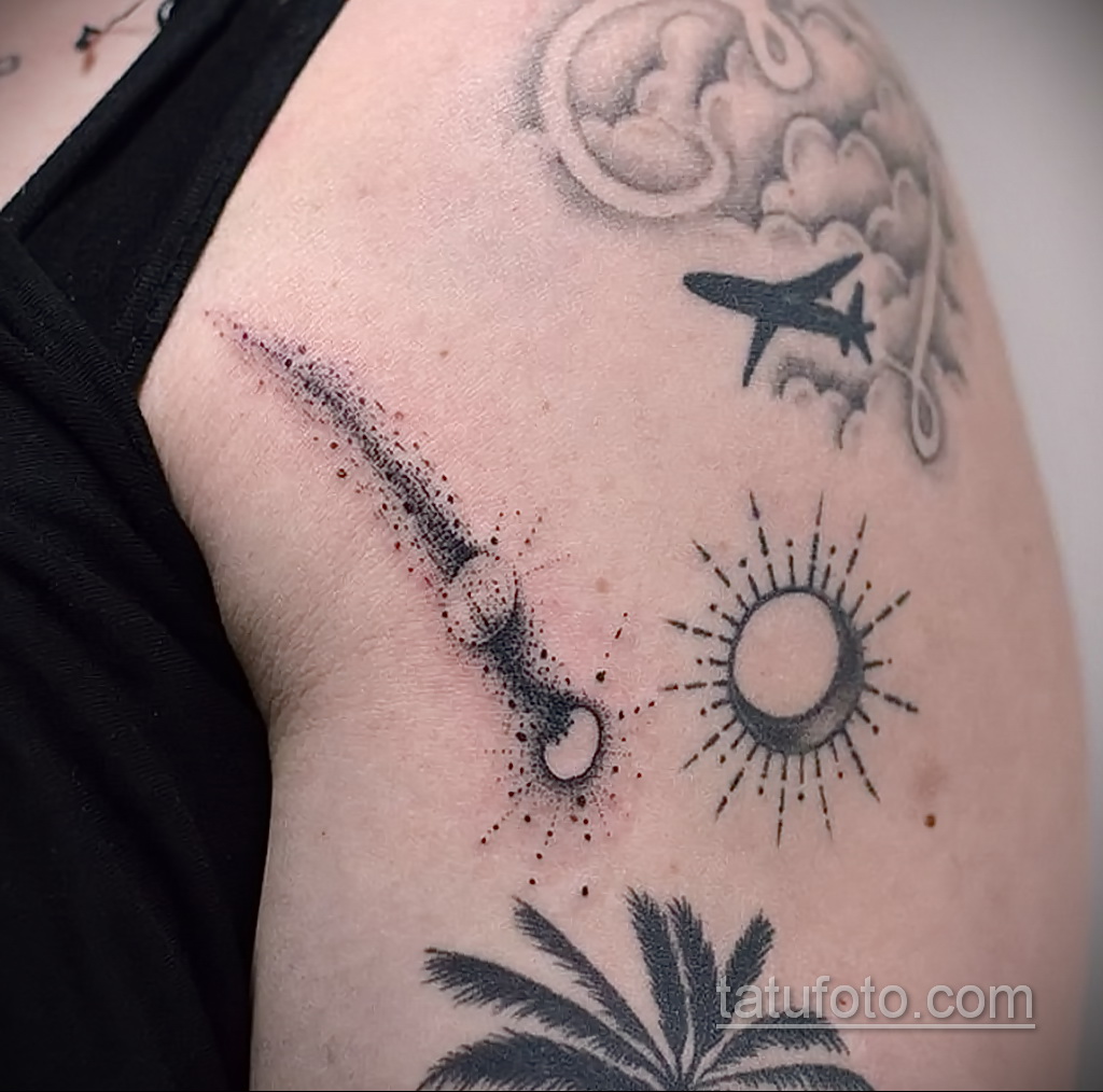 Фото татуировки с кометой (астероидом) 27.03.2021 №060 - comet tattoo - tatufoto.com