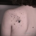 Фото татуировки с кометой (астероидом) 27.03.2021 №070 - comet tattoo - tatufoto.com