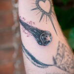 Фото татуировки с кометой (астероидом) 27.03.2021 №074 - comet tattoo - tatufoto.com