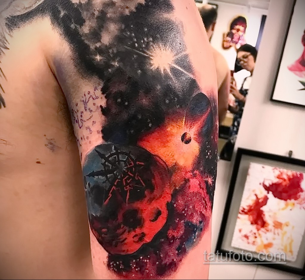 Фото татуировки с кометой (астероидом) 27.03.2021 №092 - comet tattoo - tatufoto.com