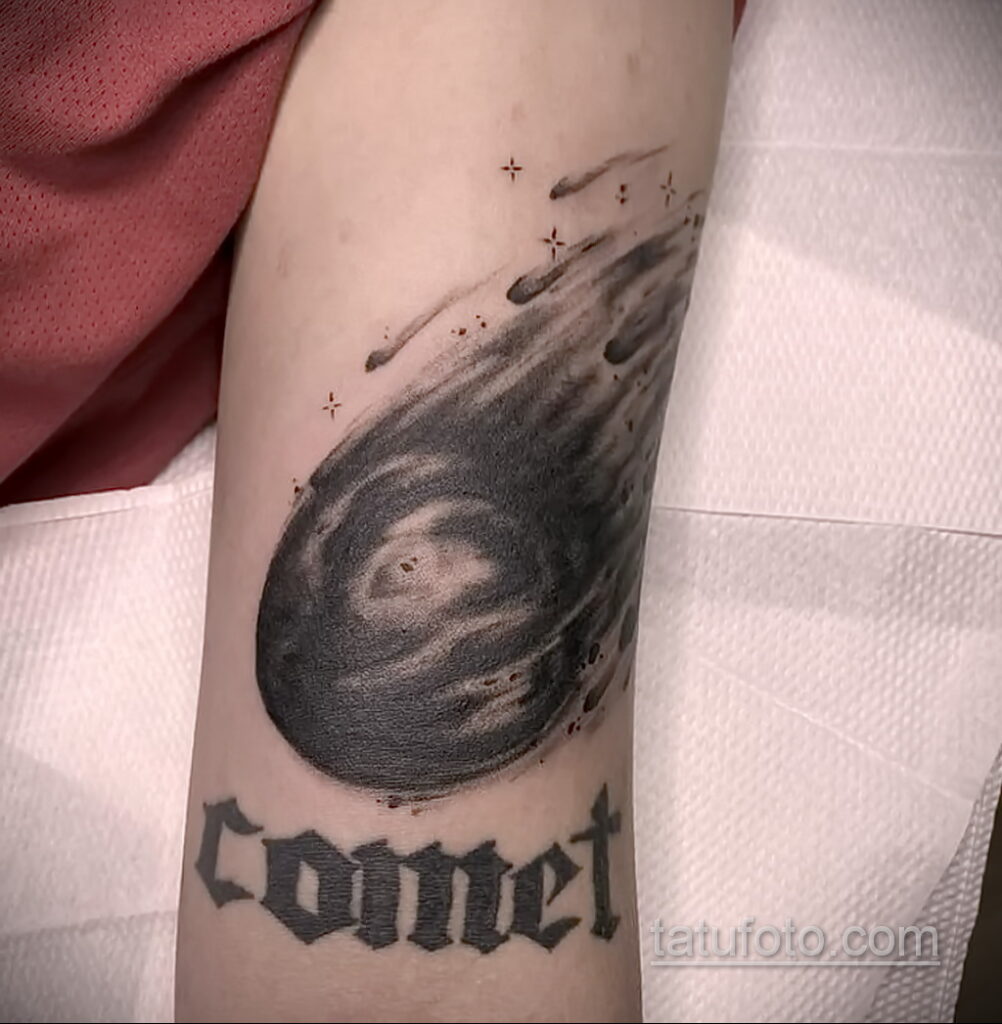 Фото татуировки с кометой (астероидом) 27.03.2021 №106 - comet tattoo - tatufoto.com