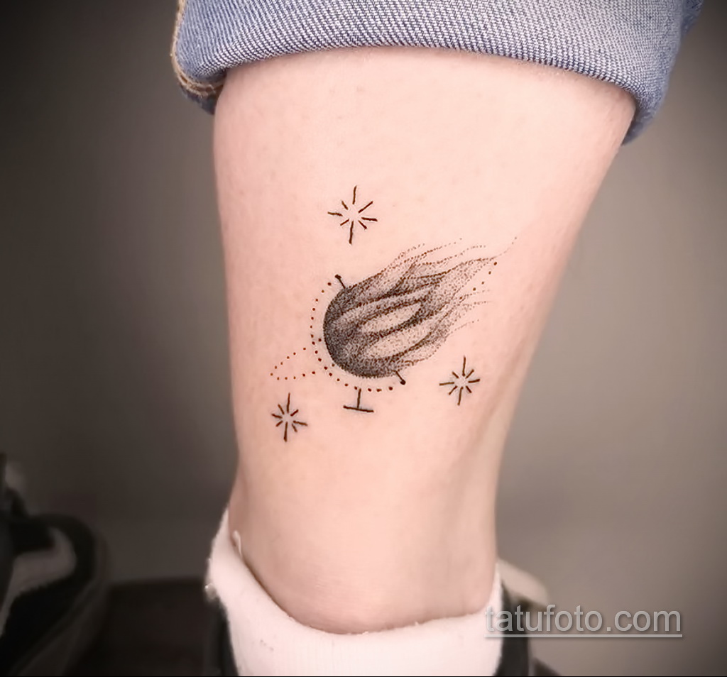 Фото татуировки с кометой (астероидом) 27.03.2021 №113 - comet tattoo - tatufoto.com