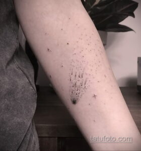 Фото татуировки с кометой (астероидом) 27.03.2021 №119 - comet tattoo - tatufoto.com