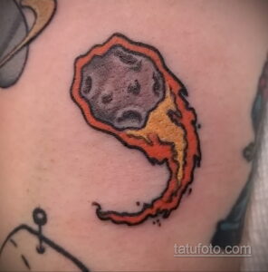 Фото татуировки с кометой (астероидом) 27.03.2021 №121 - comet tattoo - tatufoto.com