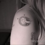 Фото татуировки с кометой (астероидом) 27.03.2021 №123 - comet tattoo - tatufoto.com